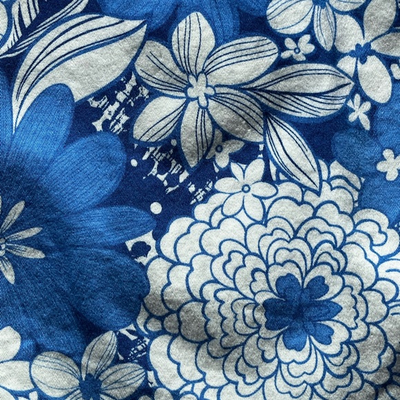 Blue Flower Capri Pants - Picture 2 of 3